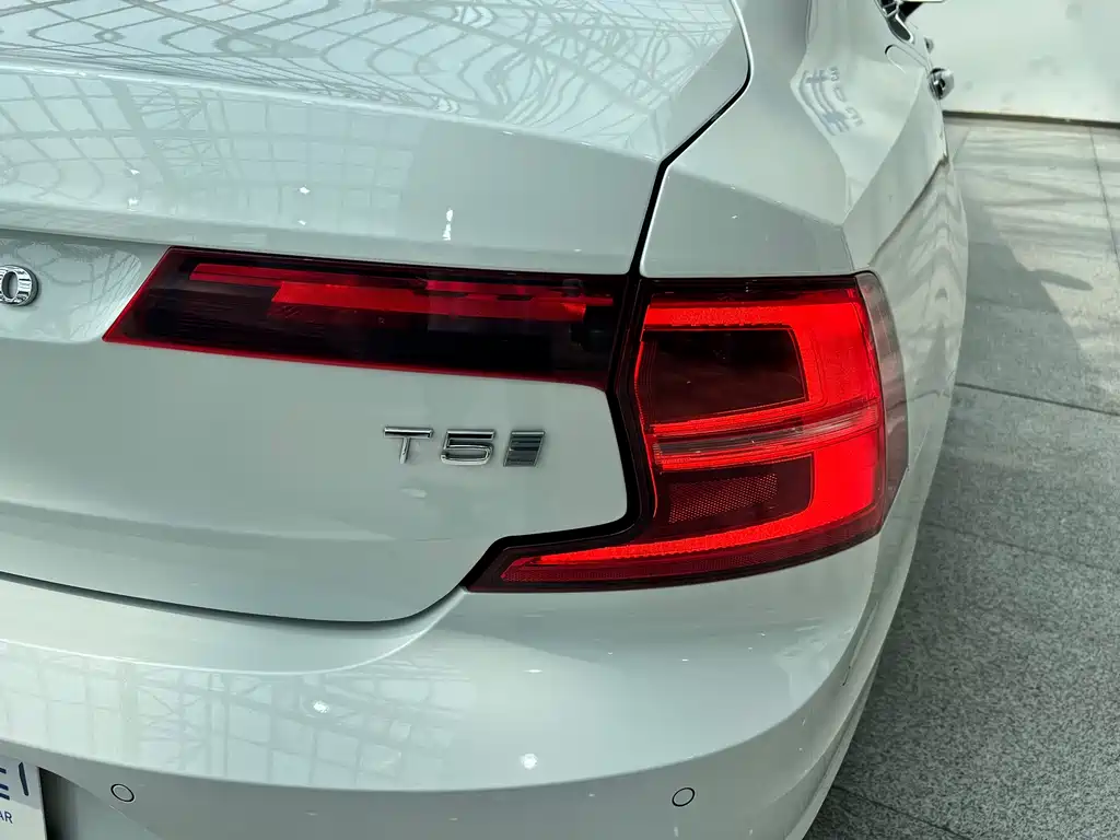 Volvo S90 2019 — фото 10