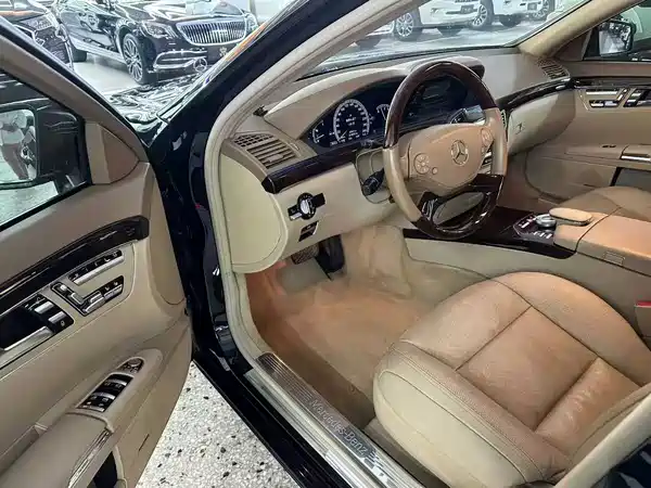 Mercedes-Benz S-Class 2012