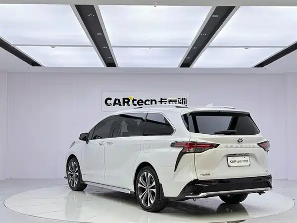Toyota Granvia 2024