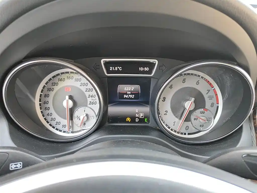 Mercedes-Benz GLA 2015 — фото 12