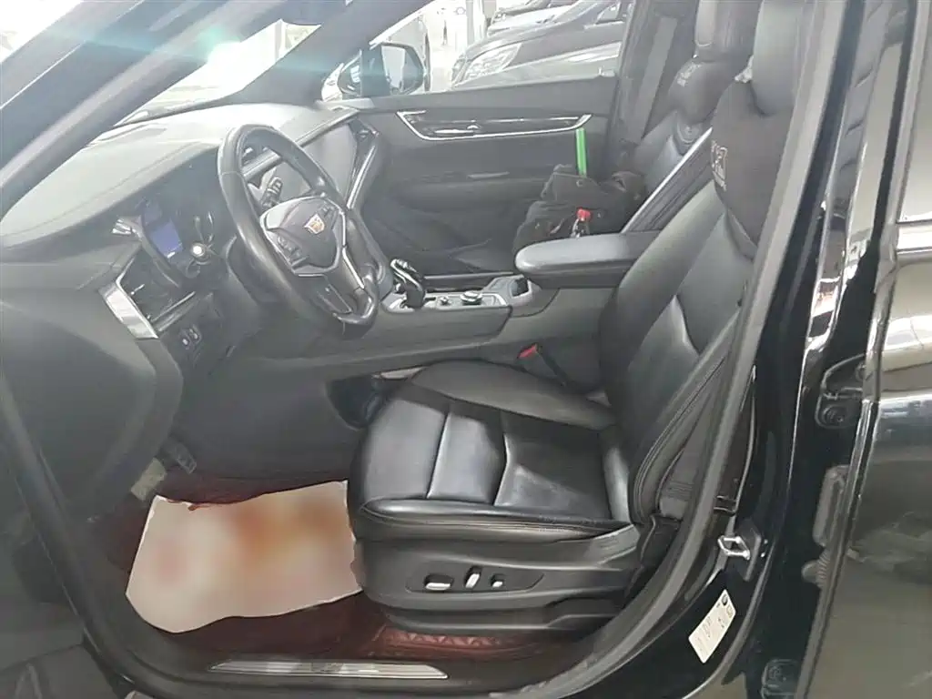 Cadillac XT5 2020 — фото 15