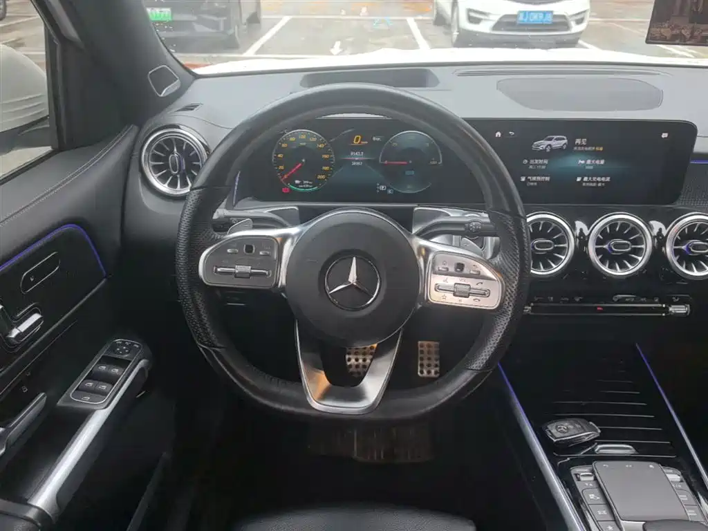 Mercedes-Benz EQB 2022 — фото 11
