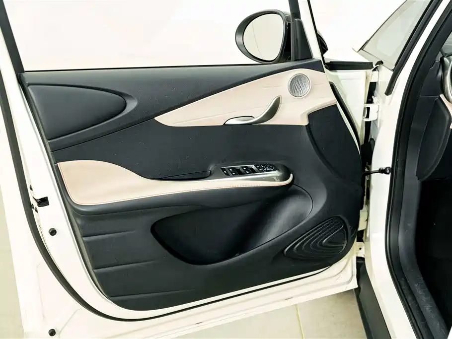 BYD Dolphin 2023 — фото 17