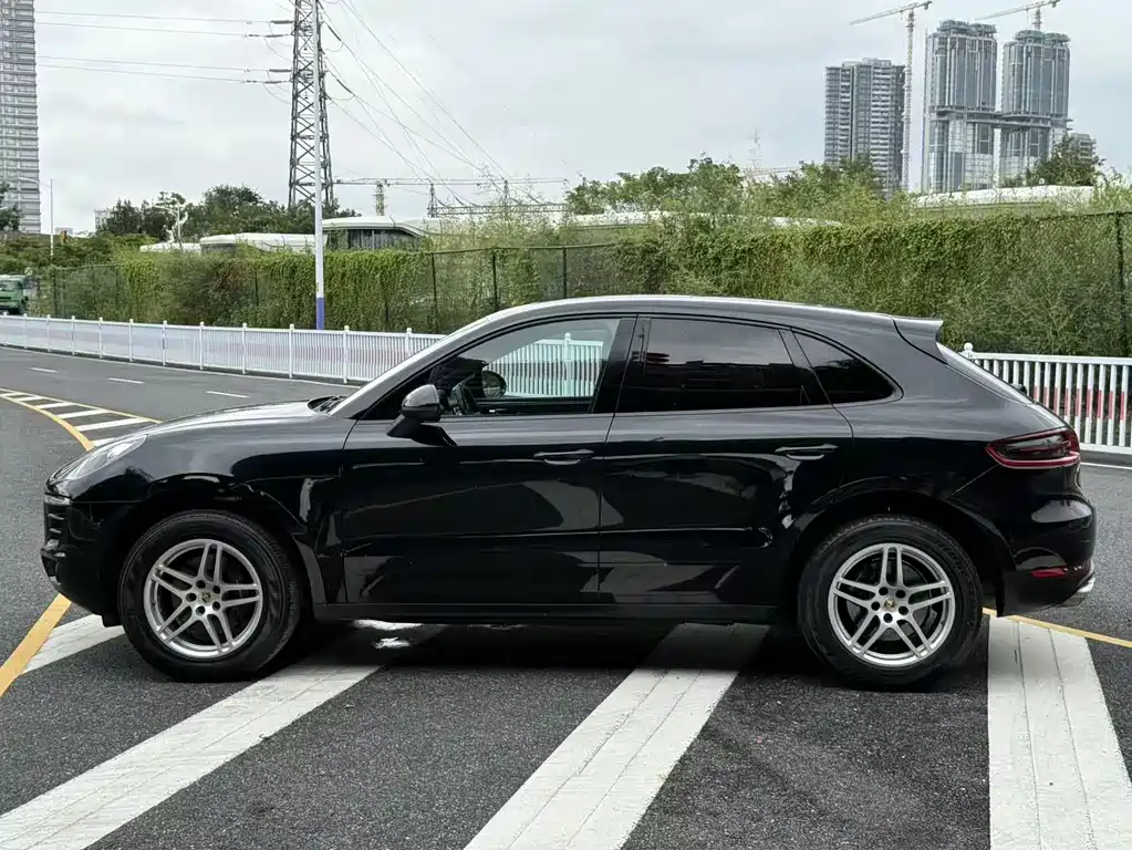 Porsche Macan 2017 — фото 13