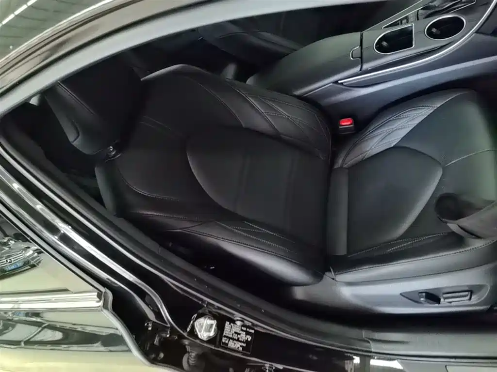 Toyota Avalon 2020 — фото 25