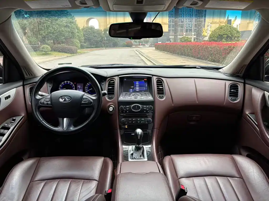 Infiniti QX50 2016 — фото 10