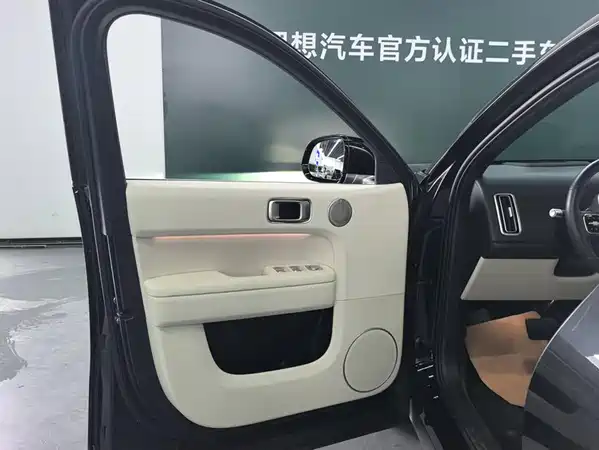 Li Auto L6 2024
