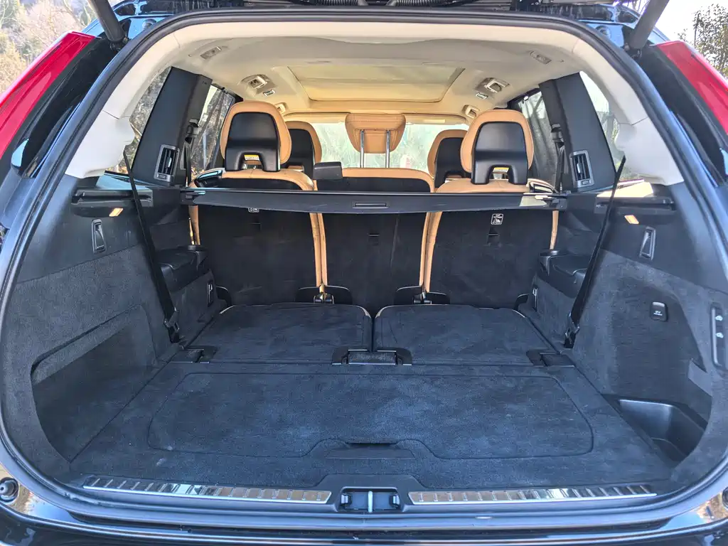 Volvo XC90 2016 — фото 11