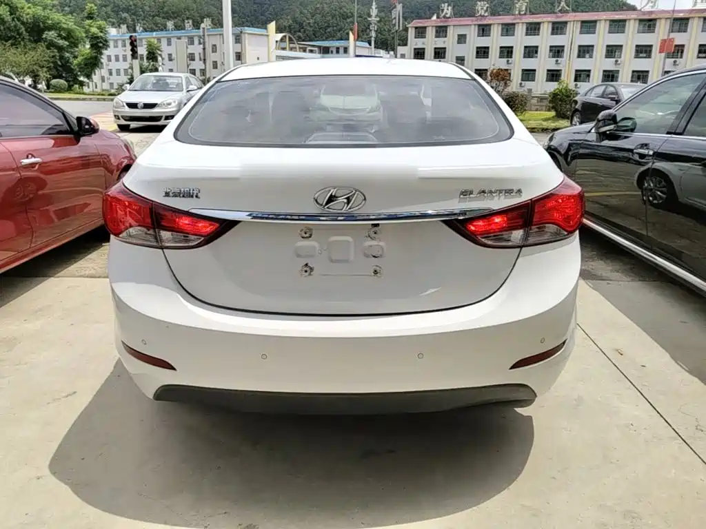 Hyundai Elantra 2017