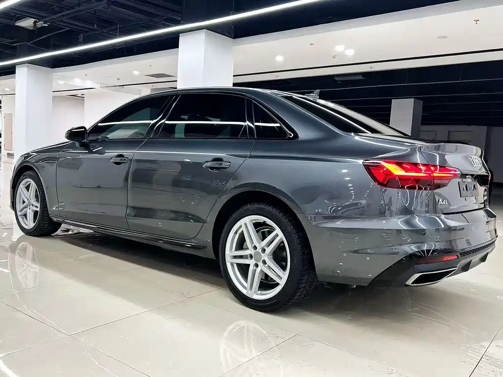 Audi A4L 2023