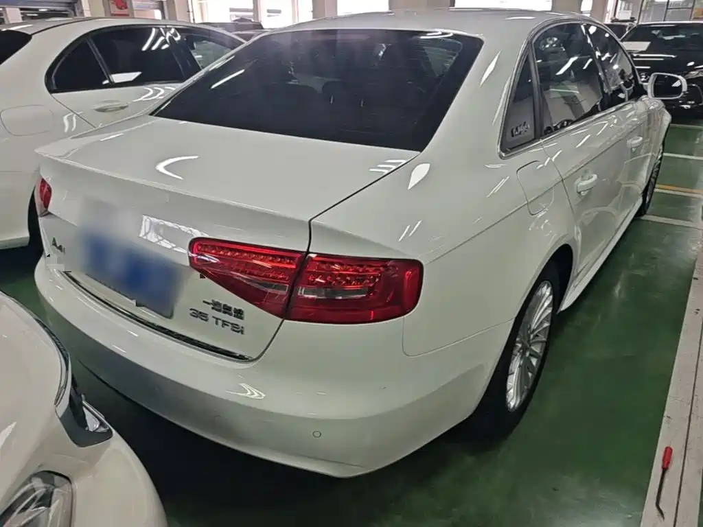 Audi A4L 2014