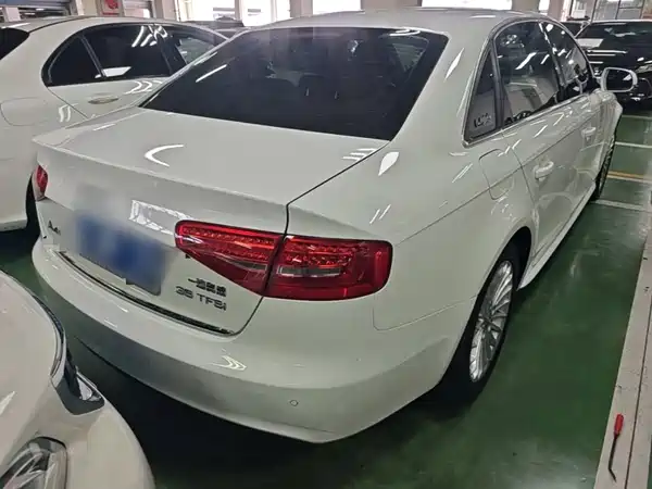 Audi A4L 2014