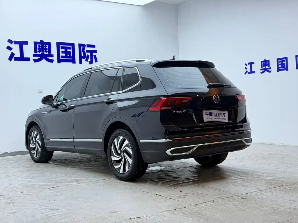 Volkswagen Tiguan L 2023 — фото 21