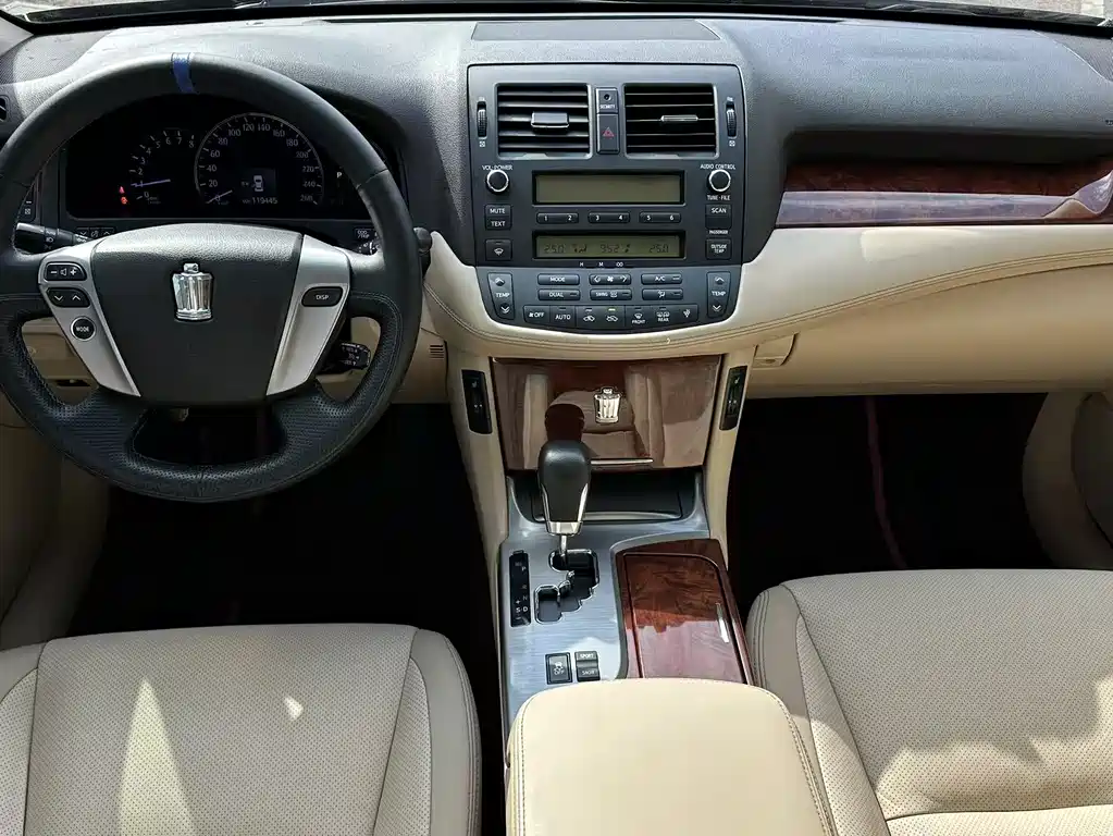 Toyota Crown 2014 — фото 12
