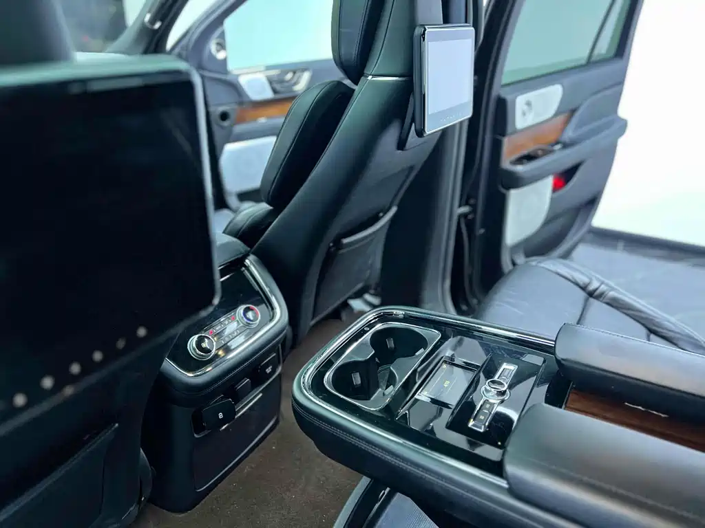 Lincoln Navigator 2019 — фото 13