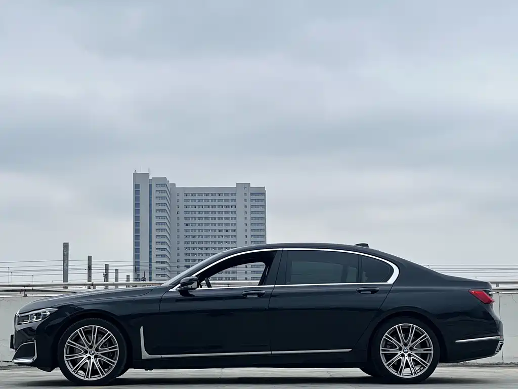 BMW 7 Series 2022 — фото 12