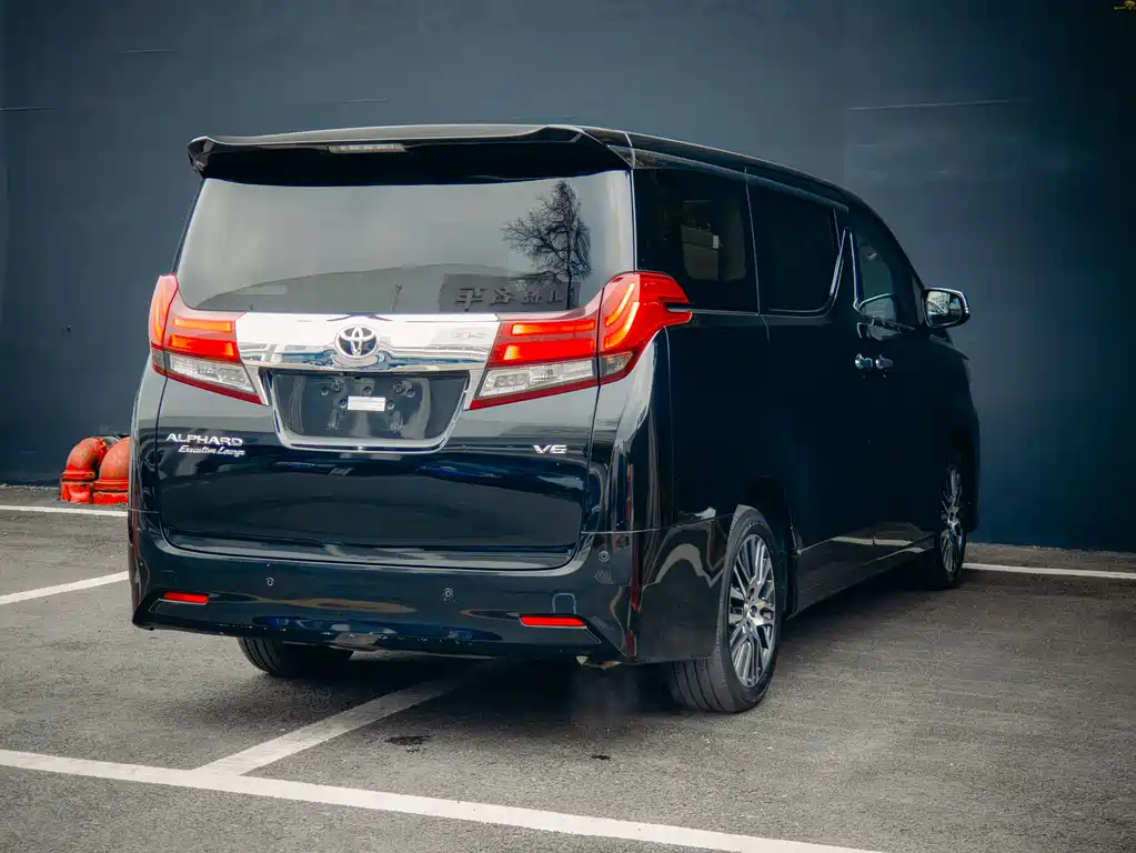 Toyota Alphard 2018 — фото 5