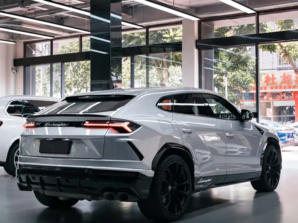 Lamborghini Urus 2021 — фото 3