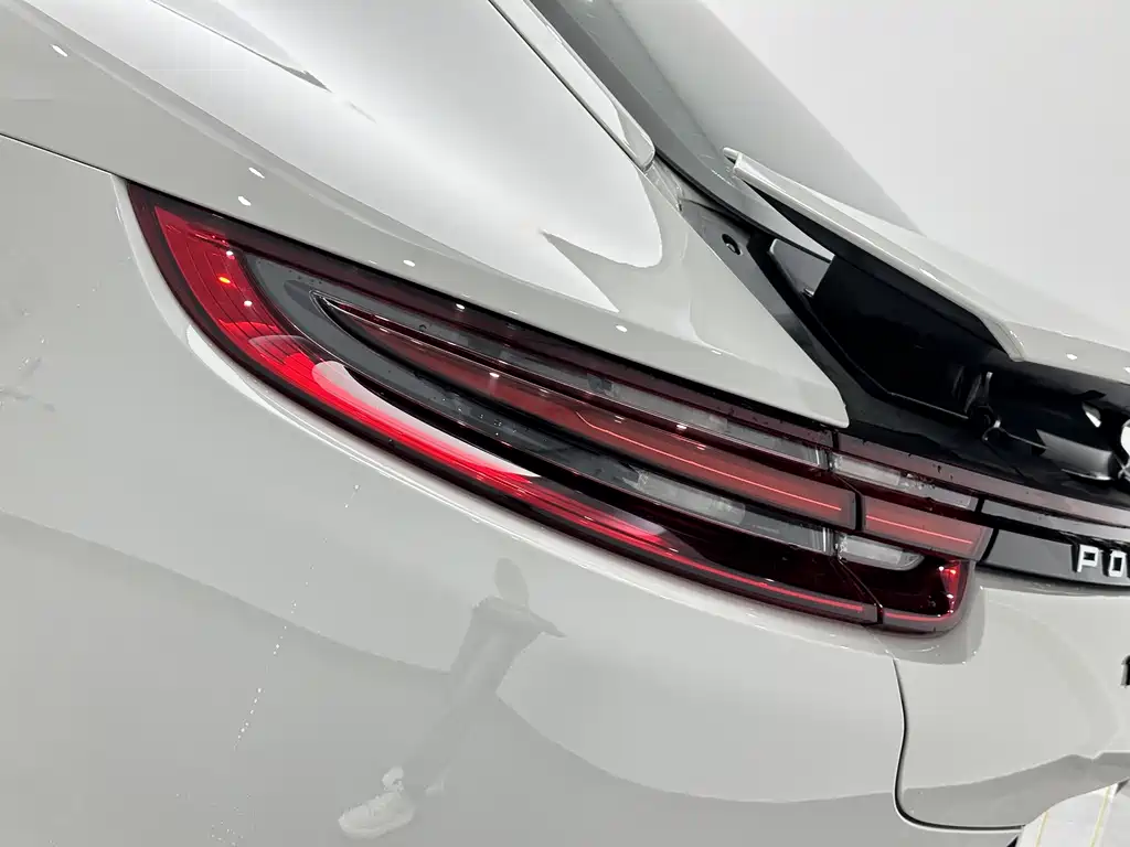 Porsche Panamera 2019 — фото 20