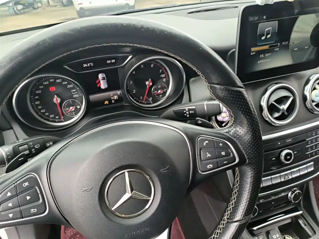 Mercedes-Benz GLA 2018 — фото 14