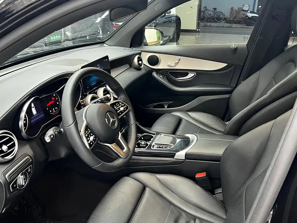 Mercedes-Benz GLC 2020 — фото 16