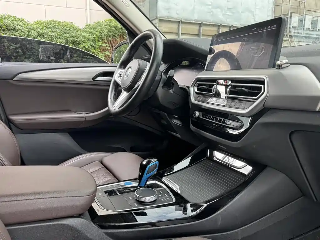 BMW iX3 2022 — фото 13