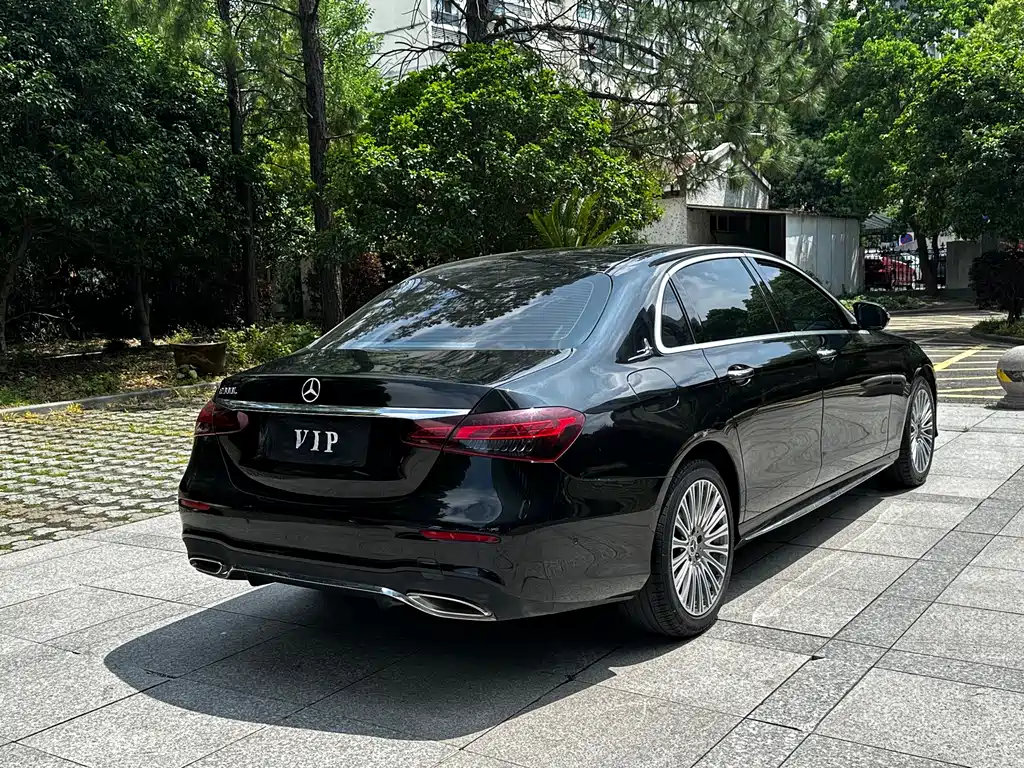 Mercedes-Benz E-Class 2023 — фото 14