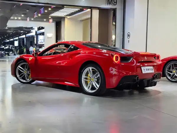 Ferrari 488 2016