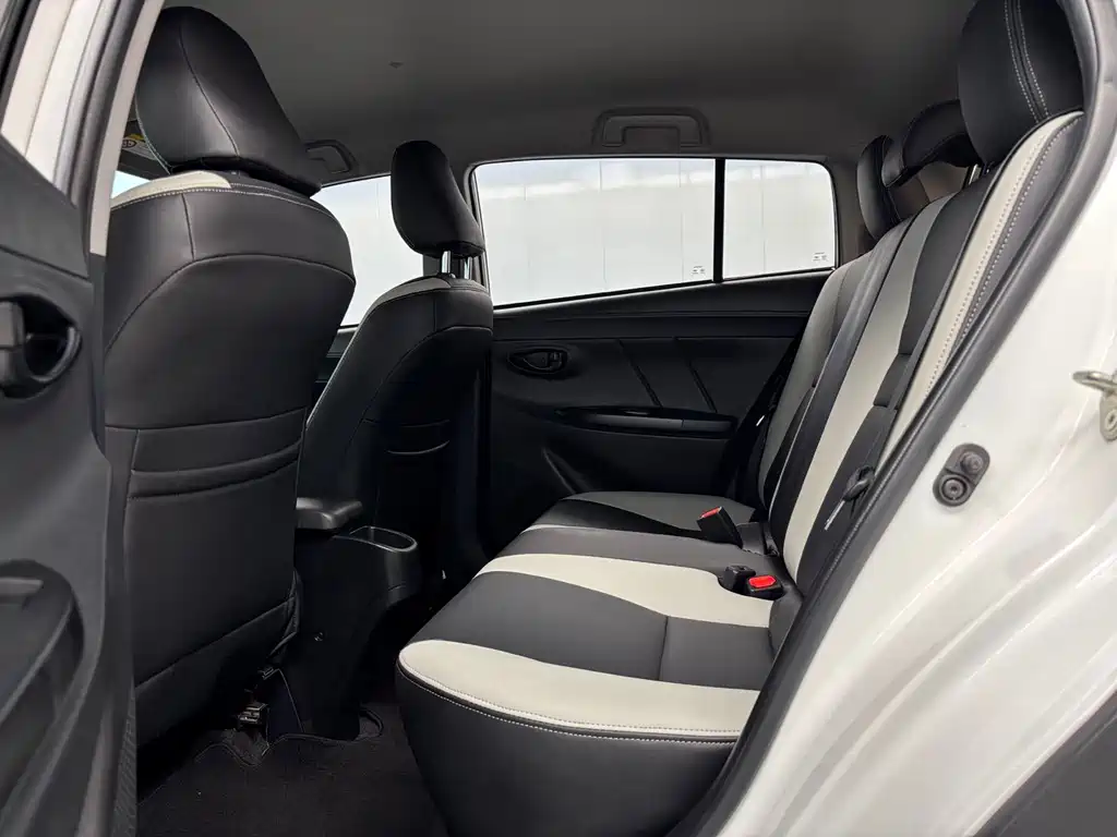 Toyota Yaris L 2022