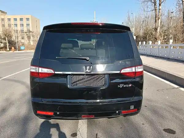 Luxgen Da 7 MPV 2013