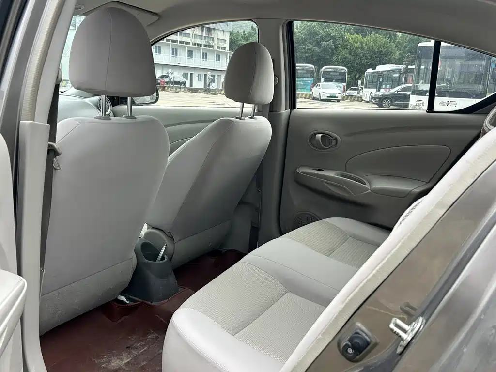 Nissan Sunny 2015 — фото 4