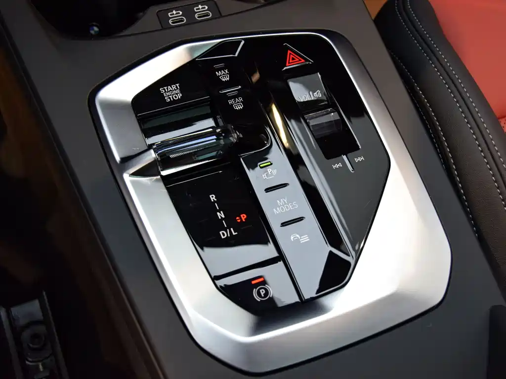 BMW 2 Series 2025 — фото 16