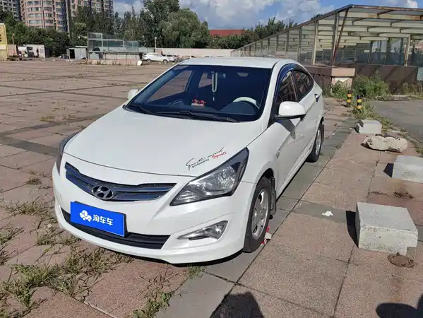 Hyundai Accent 2015