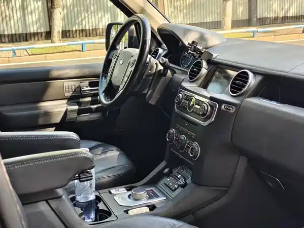 Land Rover Discovery 2013