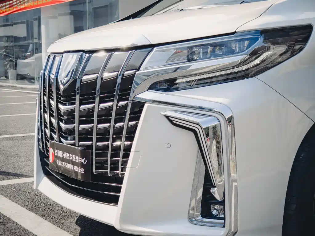 Toyota Alphard 2018 — фото 5