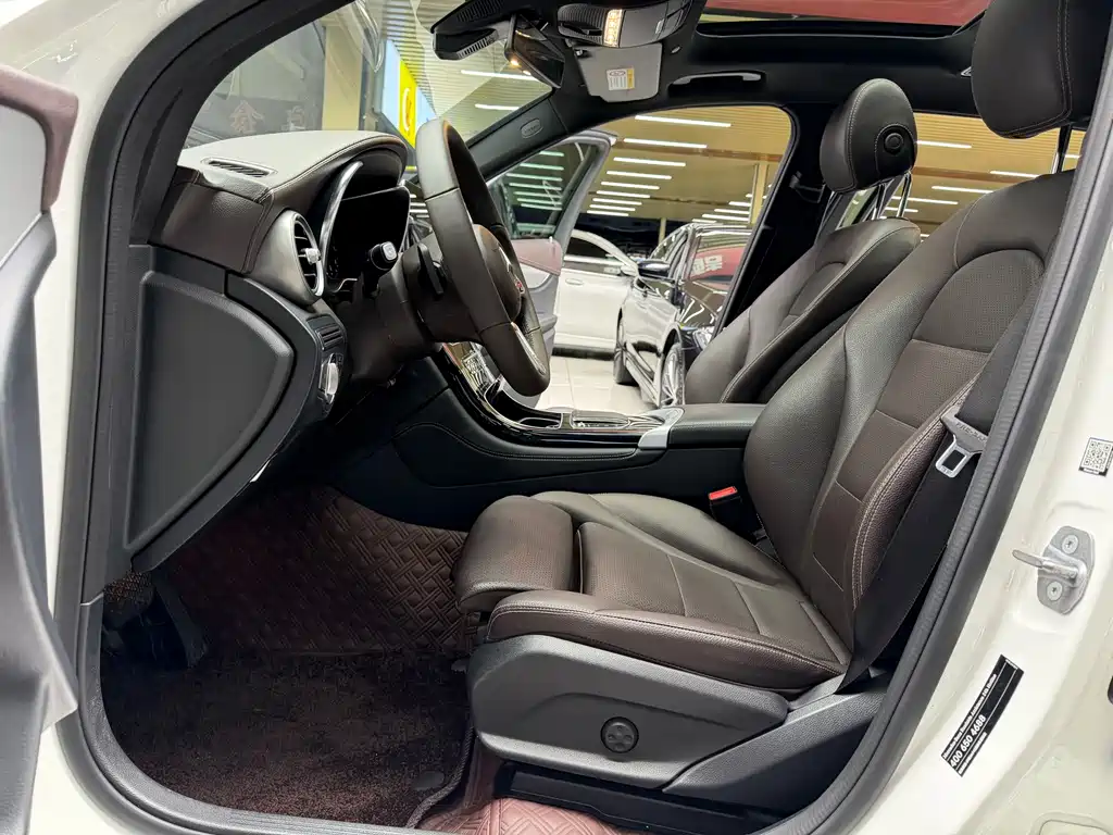 Mercedes-Benz GLC 2020 — фото 11