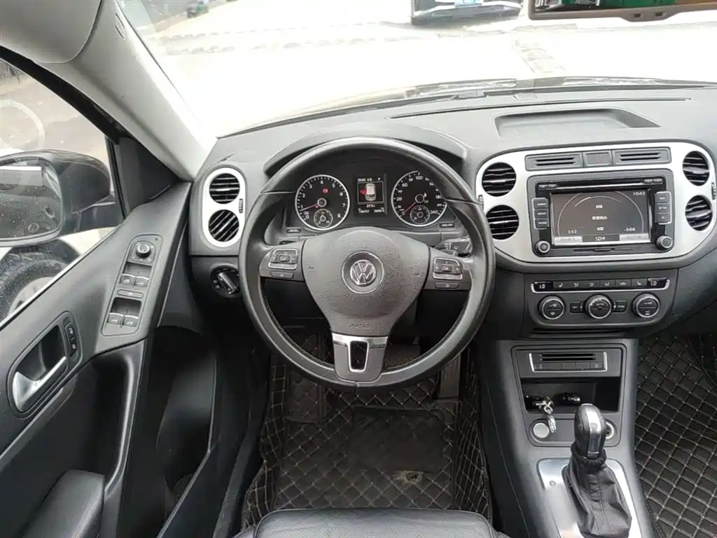 Volkswagen Tiguan 2015 — фото 11