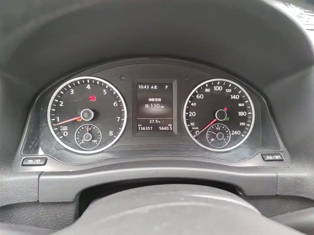 Volkswagen Tiguan 2015 — фото 12