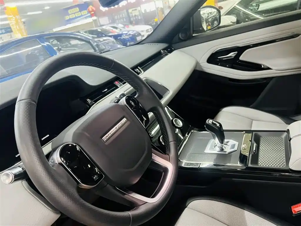 Land Rover Evoque 2021 — фото 16