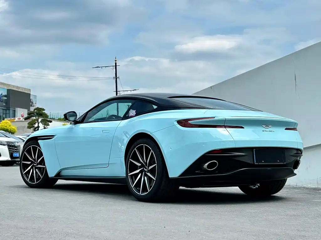 Aston Martin DB11 2019 — фото 2