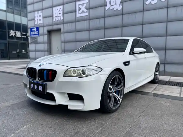 BMW M5 2012