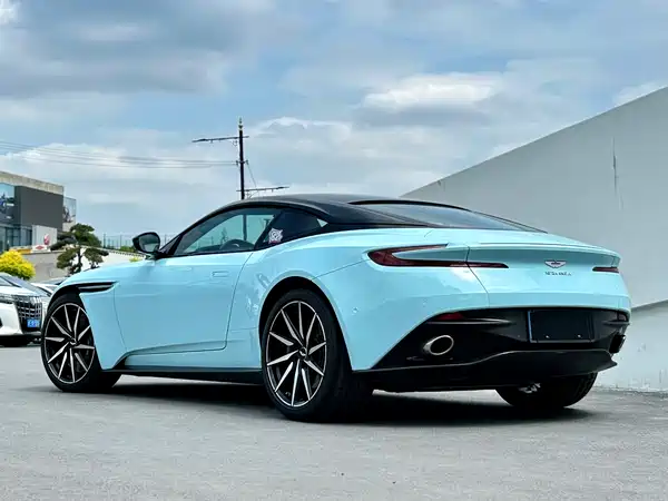 Aston Martin DB11 2019