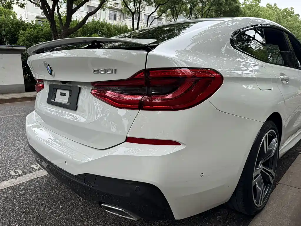 BMW 6 Series GT 2024 — фото 20