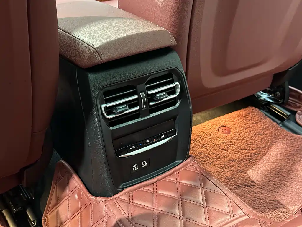 BMW i3 2024 — фото 10