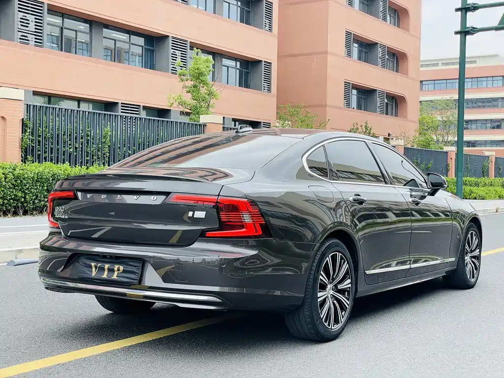 Volvo S90 PHEV 2021 — фото 35