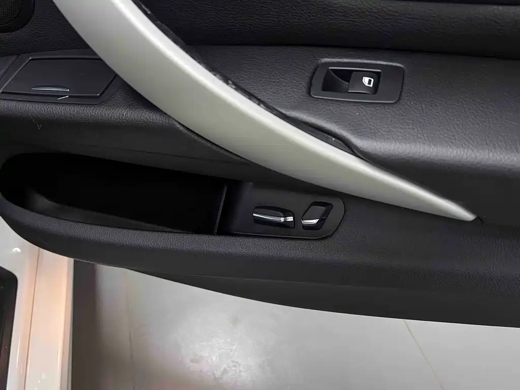 BMW 3 Series 2015 — фото 21