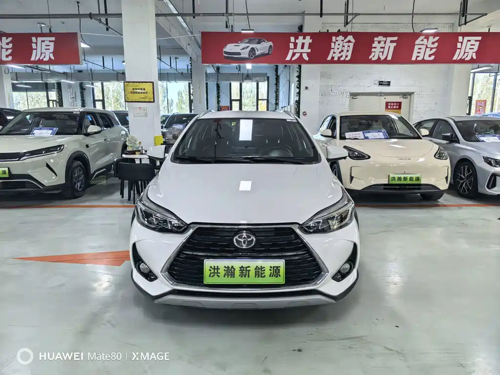Toyota Yaris L 2022 — фото 2