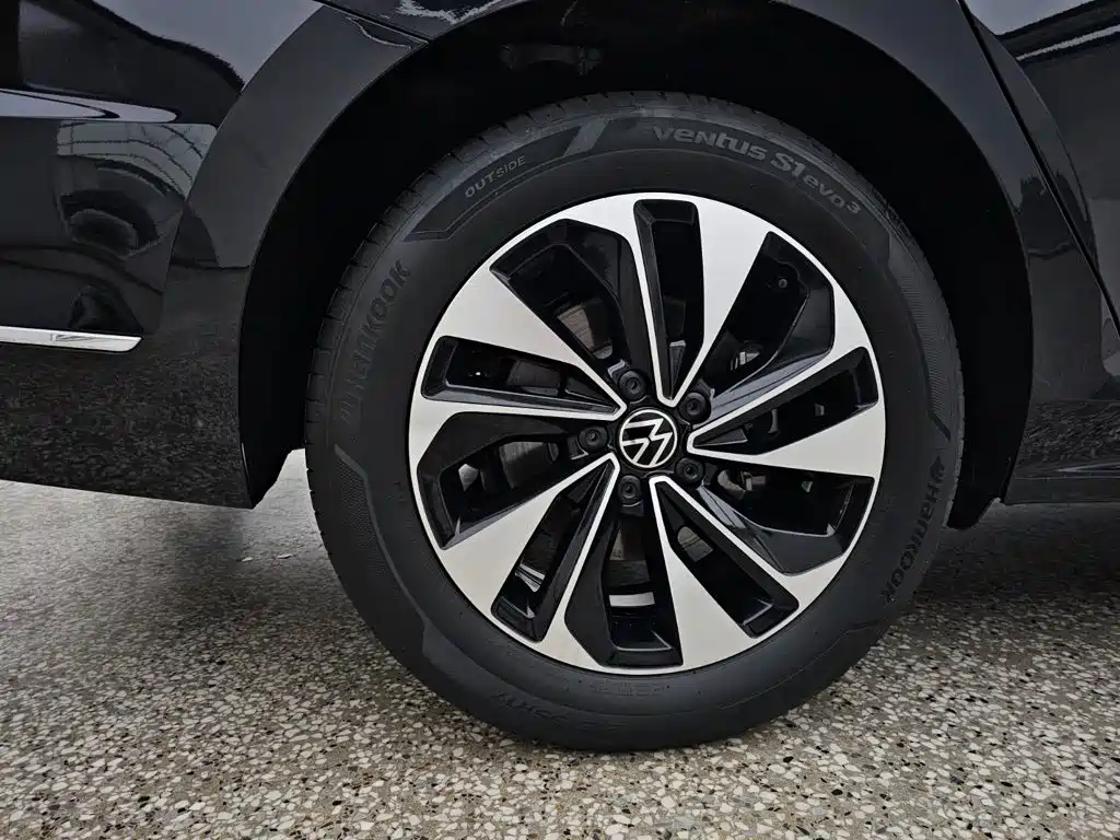 Volkswagen Passat 2025 — фото 13