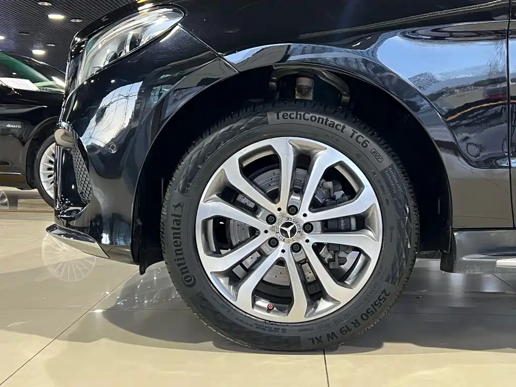Mercedes-Benz GLE 2017 — фото 10