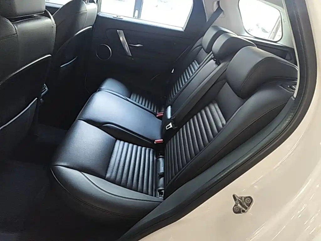 Land Rover Discovery Sport 2020 — фото 17